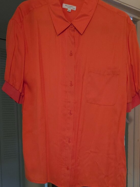 Equipment Femme Tops - Equipment Femme Silk Button Down Short Sleeve Blouse